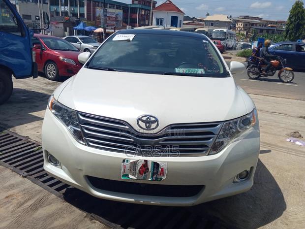 Toyota Venza 2009 White