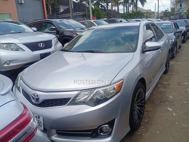 Toyota Camry 2014 Silver
