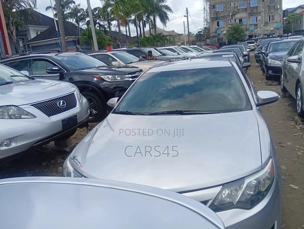 Toyota Camry 2014 Silver