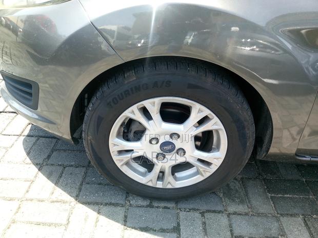 Ford Fiesta 2014 Gray