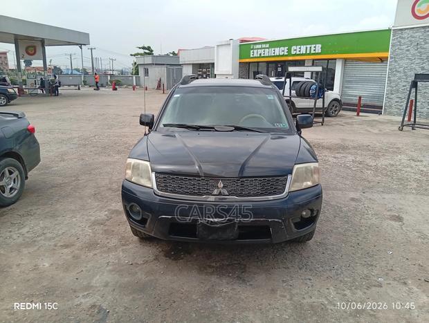 Mitsubishi Endeavor 2011 Black