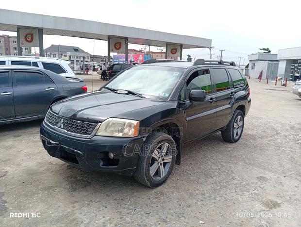 Mitsubishi Endeavor 2011 Black
