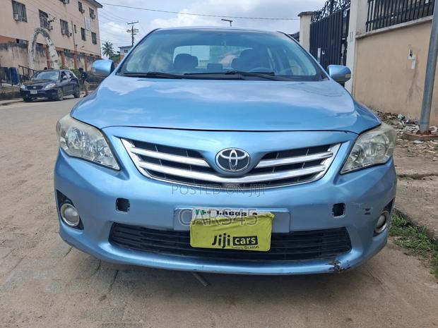 Toyota Corolla 2012 Blue