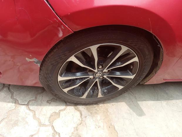 Toyota Corolla 2018 Red