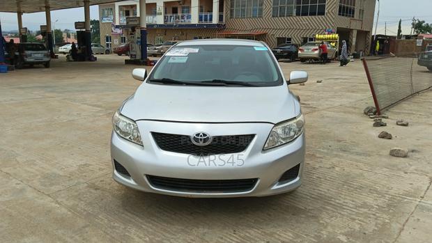 Toyota Corolla 2009 Silver