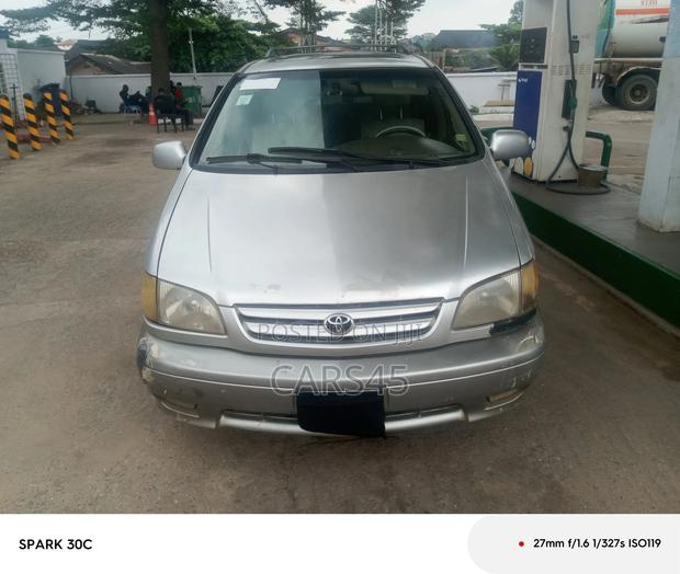 Toyota Sienna 2001 Silver
