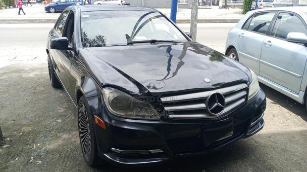 Mercedes-Benz C300 Luxury 4Matic Sedan AWD (3.5L 6cyl 7A) 2013 Black