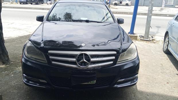 Mercedes-Benz C300 Luxury 4Matic Sedan AWD (3.5L 6cyl 7A) 2013 Black