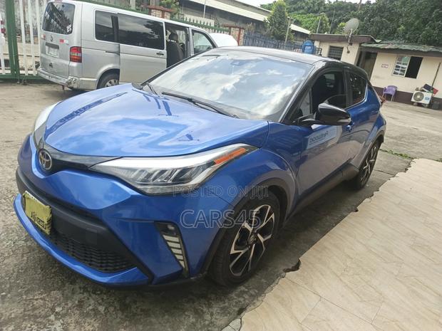 Toyota C-HR 2020 Blue