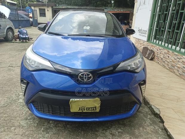 Toyota C-HR 2020 Blue