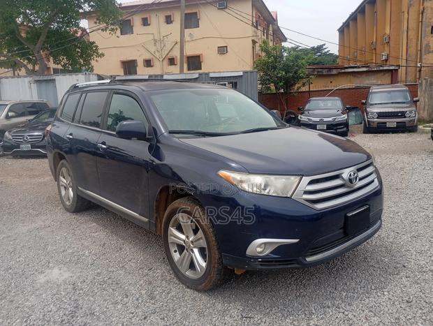 Toyota Highlander 2013 Blue