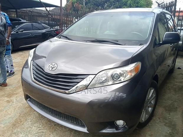 Toyota Sienna LE 8 Passenger 2012 Gray