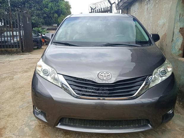 Toyota Sienna LE 8 Passenger 2012 Gray