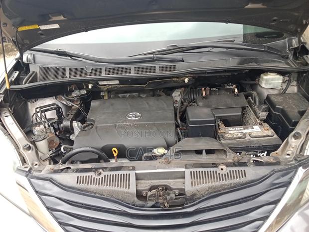 Toyota Sienna LE 8 Passenger 2012 Gray