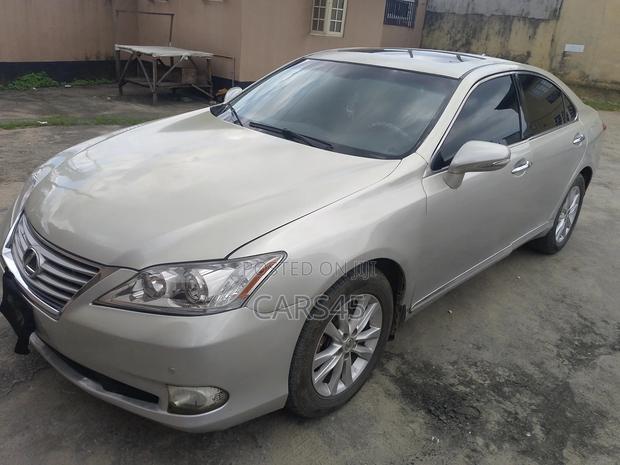 Lexus ES 2012 Gray