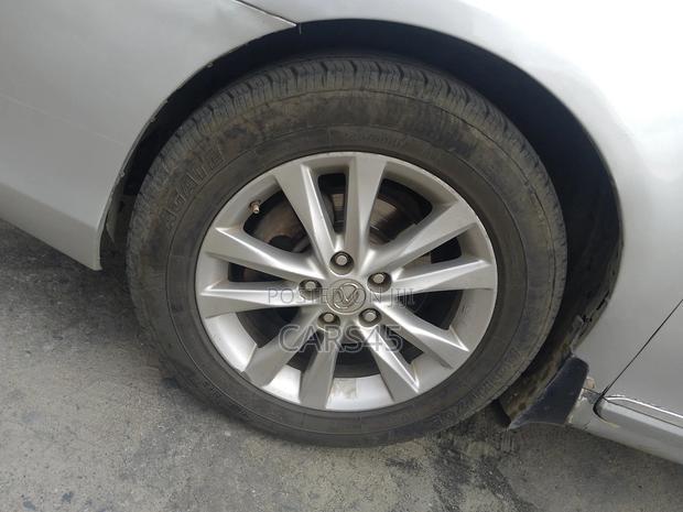 Lexus ES 2012 Gray