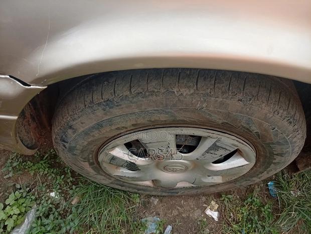 Toyota Camry 1998 Gold