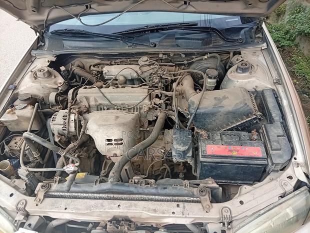 Toyota Camry 1998 Gold