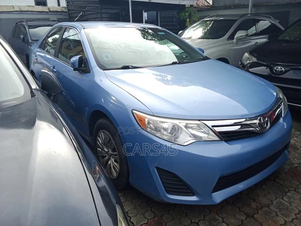 Toyota Camry L 4dr Sedan (2.5L 4cyl 6A) 2012 Blue
