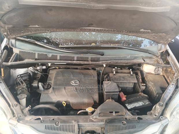 Toyota Sienna 2013 Gray