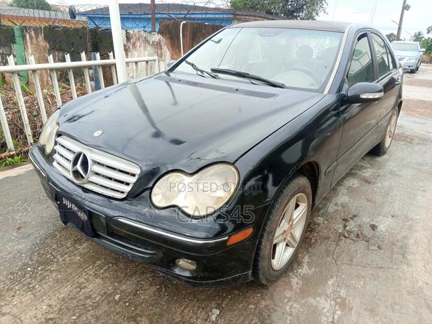 Mercedes-Benz C300 2004 Black