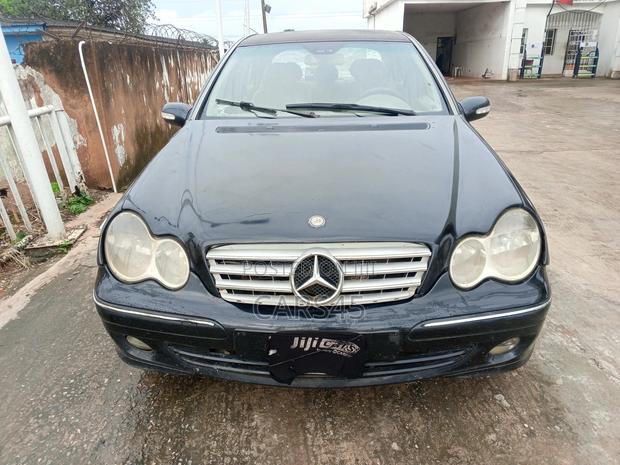 Mercedes-Benz C300 2004 Black