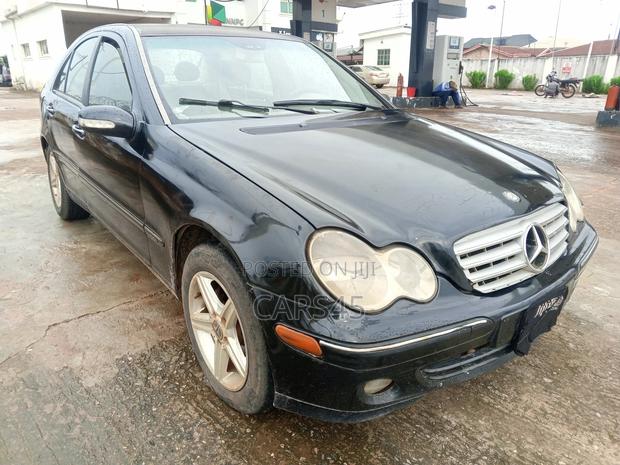 Mercedes-Benz C300 2004 Black