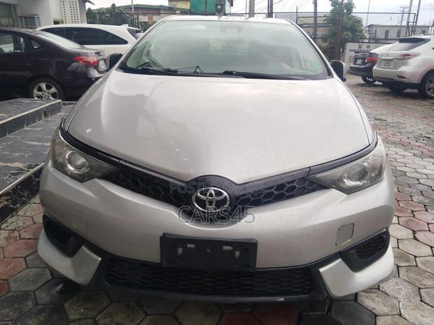 Toyota Corolla 2017 Silver