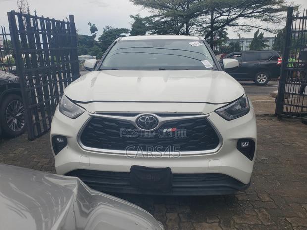 Toyota Highlander LE FWD 2020 White