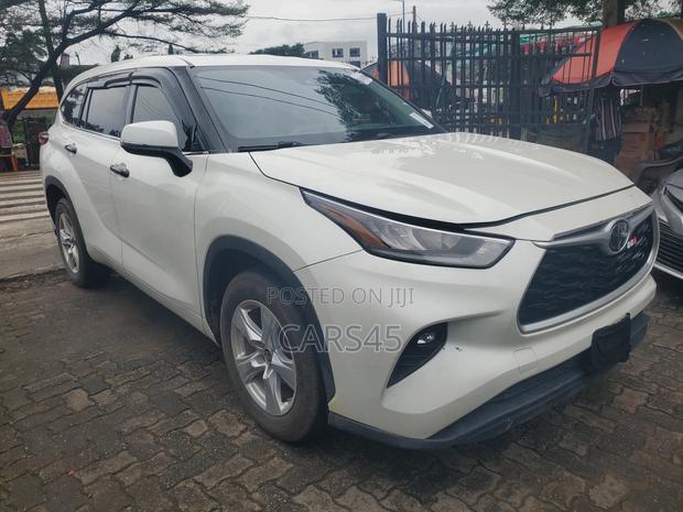Toyota Highlander LE FWD 2020 White