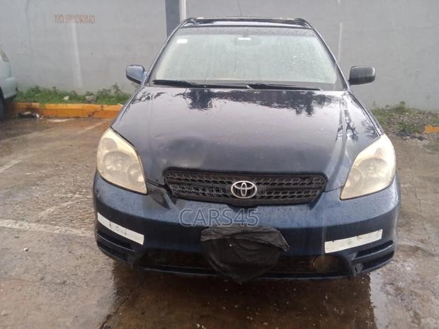 Toyota Matrix XR Hatchback FWD (1.8L 4cyl 4A) 2004 Blue