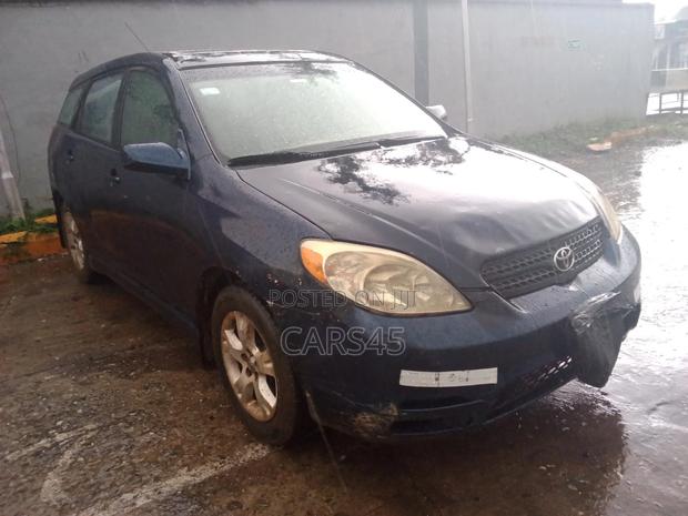 Toyota Matrix XR Hatchback FWD (1.8L 4cyl 4A) 2004 Blue