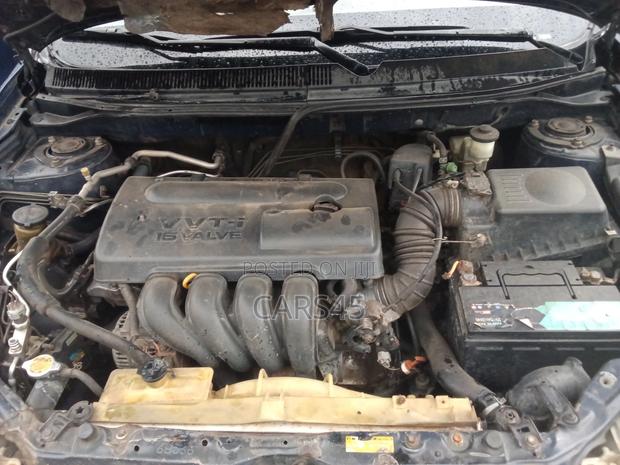 Toyota Matrix XR Hatchback FWD (1.8L 4cyl 4A) 2004 Blue
