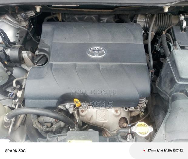 Toyota Sienna 2011 Silver