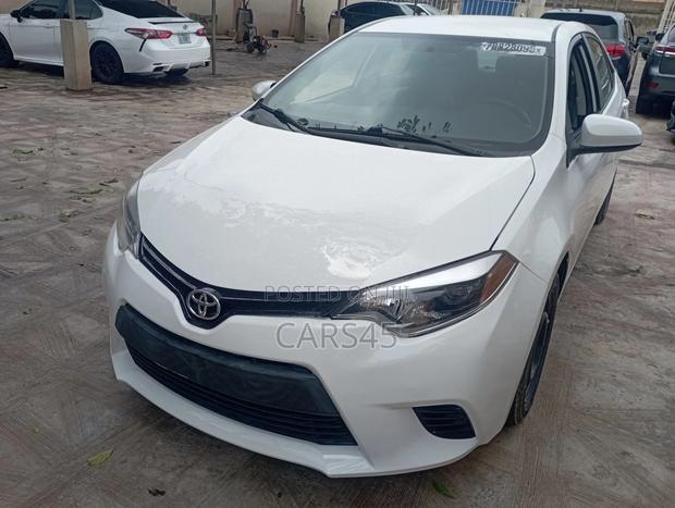 Toyota Corolla 2014 White