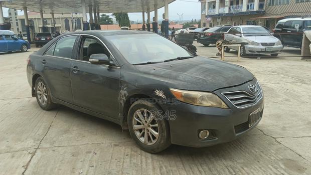 Toyota Camry 2010 Gray