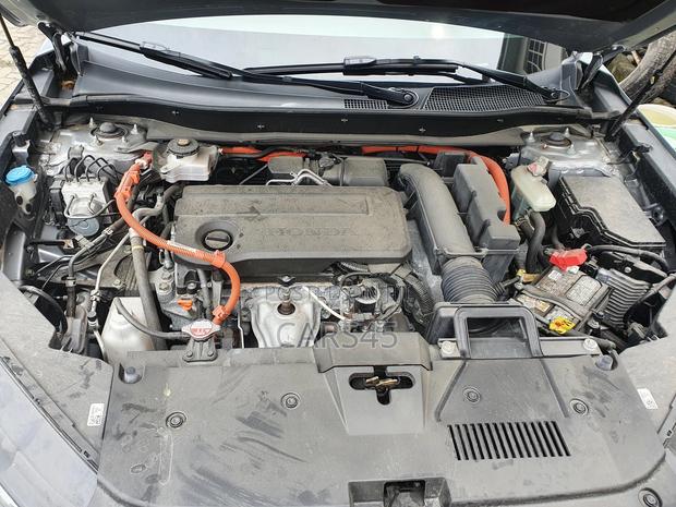 Honda CR-V Hybrid 2025 Gray