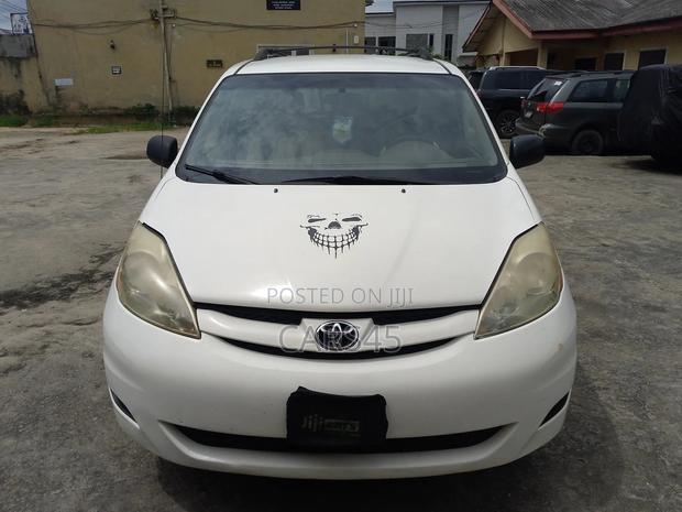 Toyota Sienna 2008 White