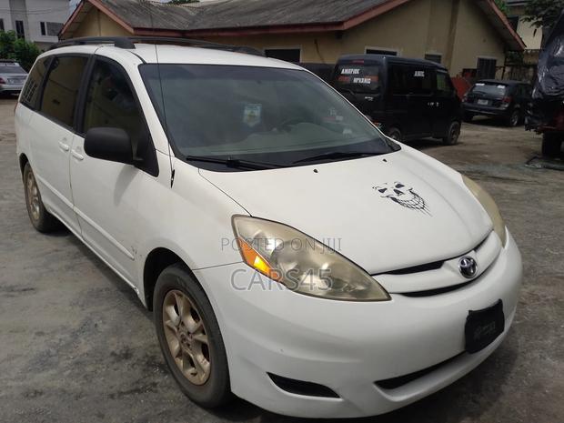Toyota Sienna 2008 White