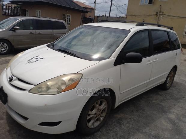 Toyota Sienna 2008 White