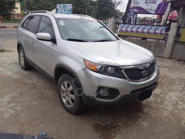 Kia Sorento 2012 Silver
