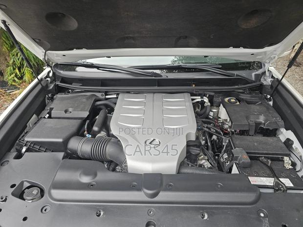 Lexus GX 2023 White