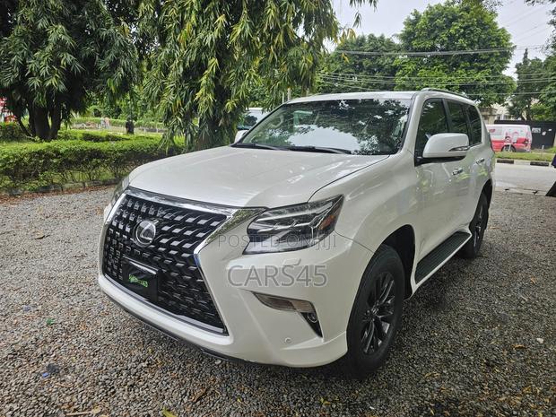 Lexus GX 2023 White