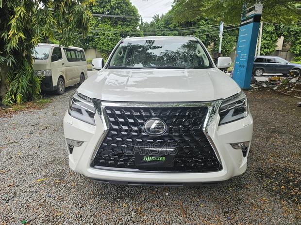 Lexus GX 2023 White