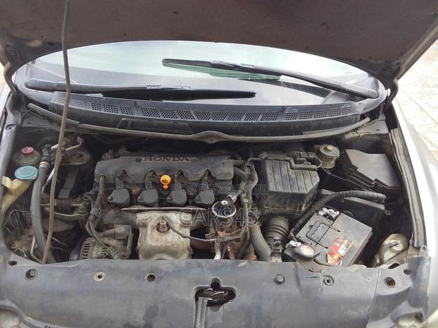 Honda Civic 2006 Gray