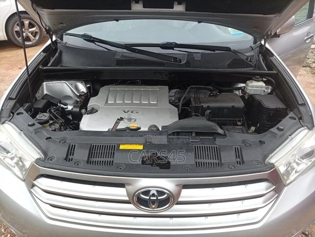 Toyota Highlander 2013 Silver