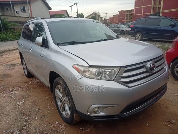 Toyota Highlander 2013 Silver