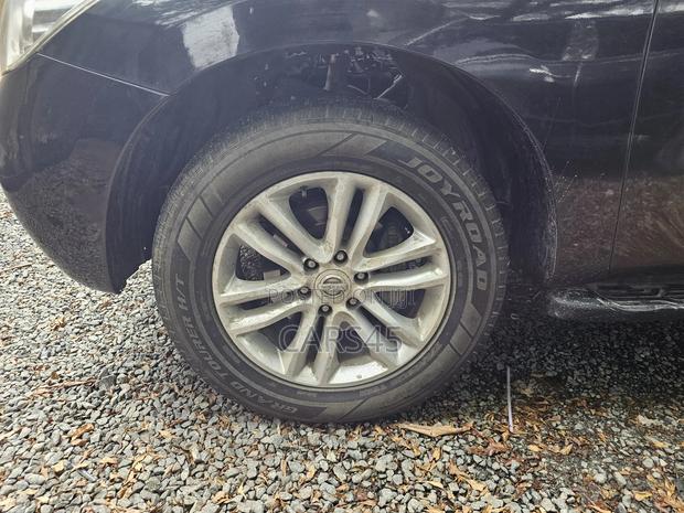 Nissan Patrol 5.6 2012 Black