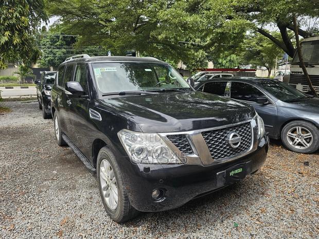 Nissan Patrol 5.6 2012 Black