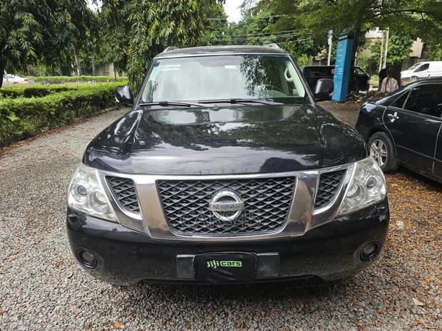 Nissan Patrol 5.6 2012 Black